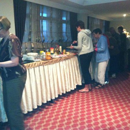 Madi Hotel Van Bagian luar foto