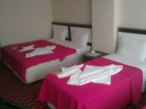 Madi Hotel Van Bagian luar foto
